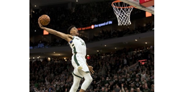 Milwaukee Bucks ocupa el primer lugar en la Conferencia del Este Milwaukee Bucks ocupa el primer lugar en la Conferencia del Este